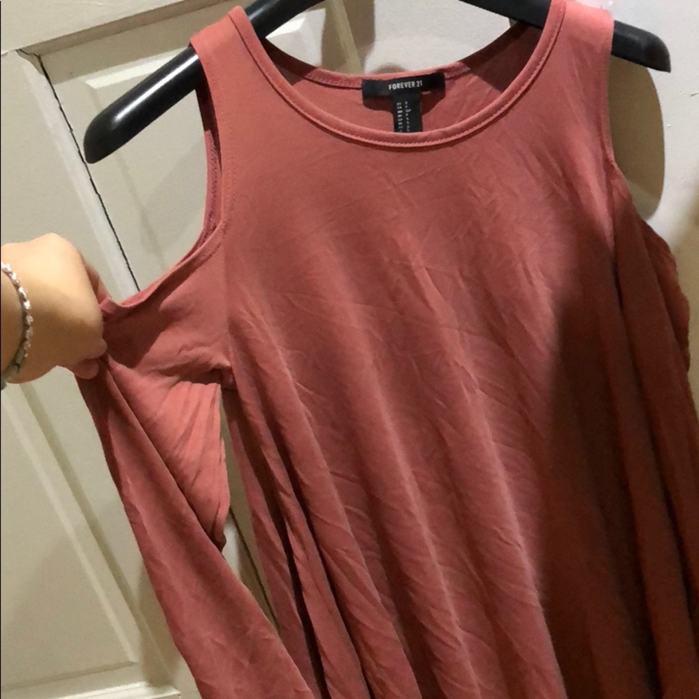 Forever 21 dusty rose shoulder off top
